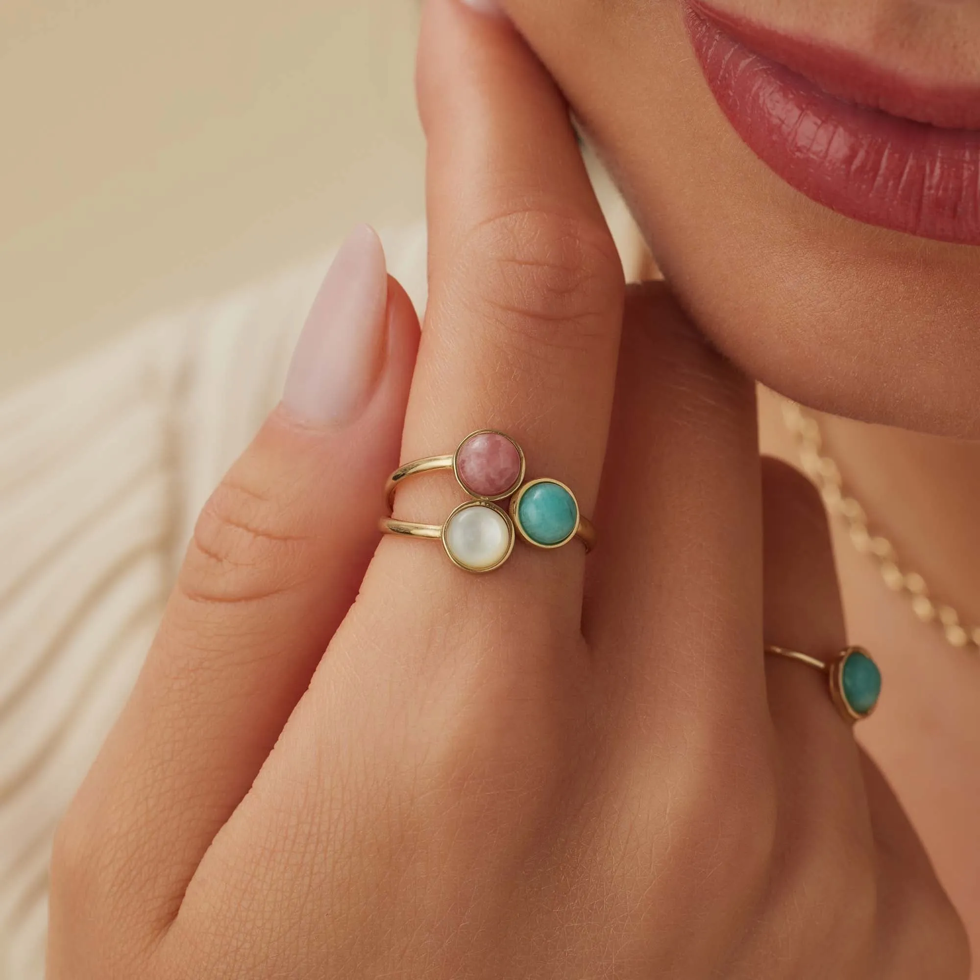 Belleville Cachet 14 karaat gouden ring met rozenkwarts, amazoniet en parelmoer edelstenen