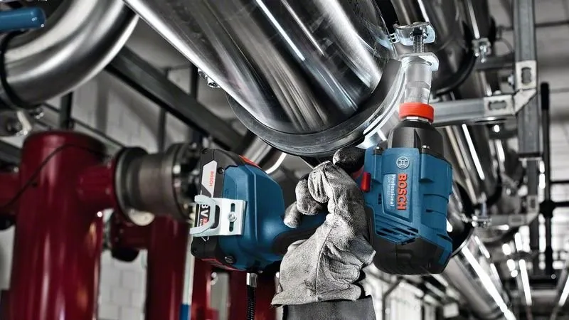 BOSCH ACCUSLAGMOERSLEUTEL GDX 180LI + ACCUBOORSCHROEFMACHINE GSR 180LI 06019G5222