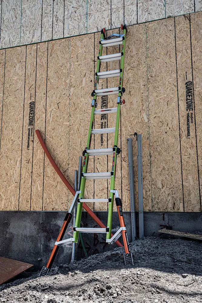 LITTLE GIANT CONQUEST TELESCOOPLADDER 4X4 SPORTEN FIBERGLASS